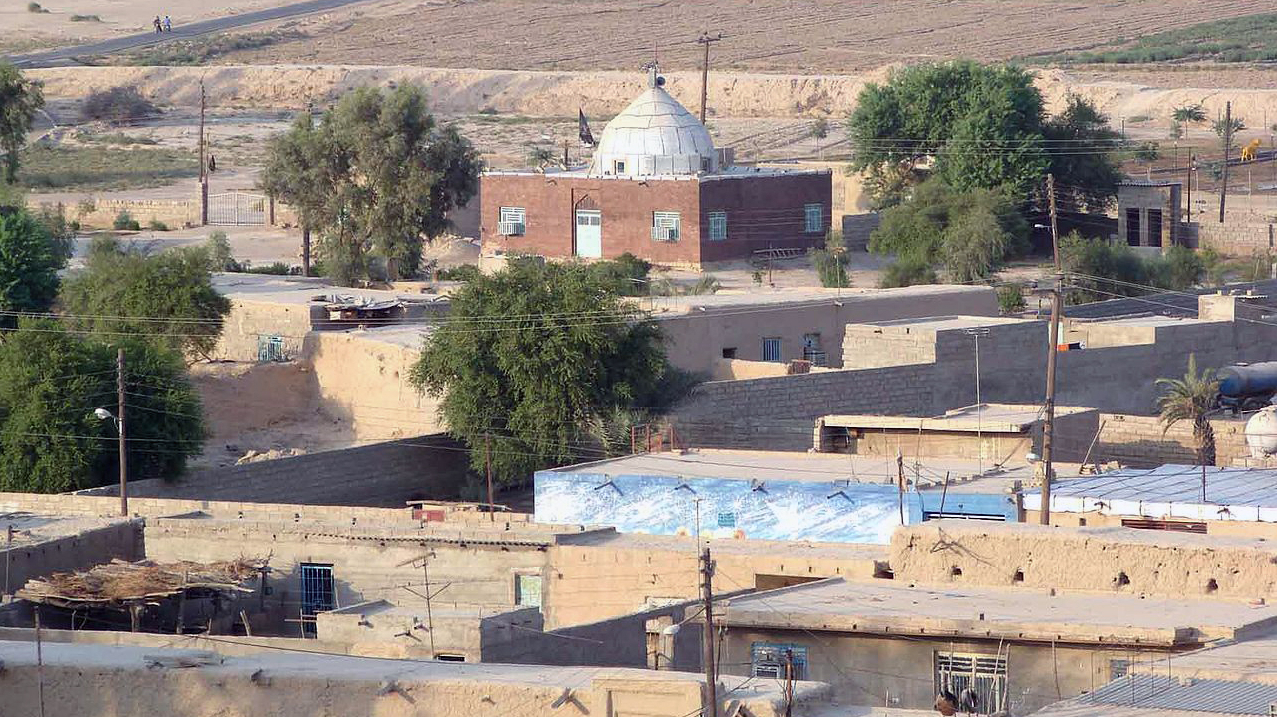 Barakat Foundation Helps People in Hendijan Central District to Insure Their Houses